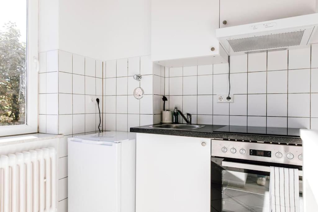 Komplett Neu: 2-Zi Zentral Im Altbau. 24H-Checkin Kiel Exterior foto